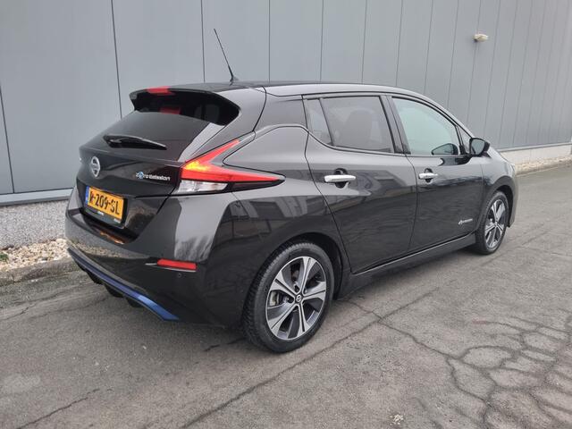Nissan LEAF Tekna 40 kWh SOH 95% | 360 camera | Carpl. | Adapt. cruise control