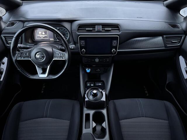 Nissan LEAF Acenta 40 kWh / Dealeronderhouden / Adaptieve Cruise Control / Climate Control / Achteruitrijcamera / Apple Carplay & Android Auto /