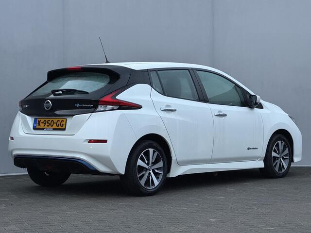 Nissan LEAF Acenta 40 kWh / Dealeronderhouden / Adaptieve Cruise Control / Climate Control / Achteruitrijcamera / Apple Carplay & Android Auto /