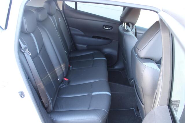 Nissan LEAF Tekna 40 kWh Automaat Airco Navi Camera Carplay 11.128km Nieuwstaat