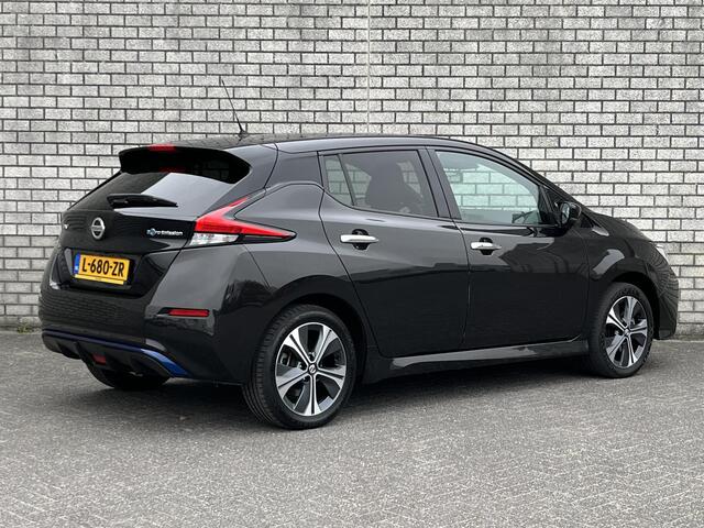 Nissan LEAF e+ N-Connecta 62 kWh | Achteruitrijcamera | Stoel + stuurverwarming | Navigatie | Apple CarPlay / Android Auto |