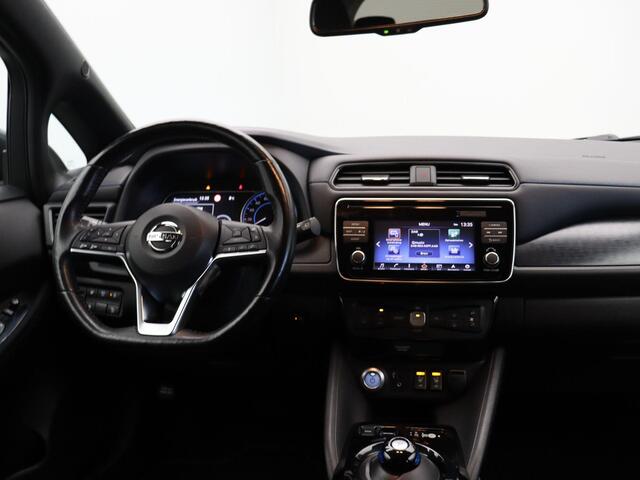 Nissan LEAF N-Connecta 40 kWh | Stuurwiel Verwarmd | Stoelverwarming | Led koplampen | All Season Banden | Accuscore 87,9% |