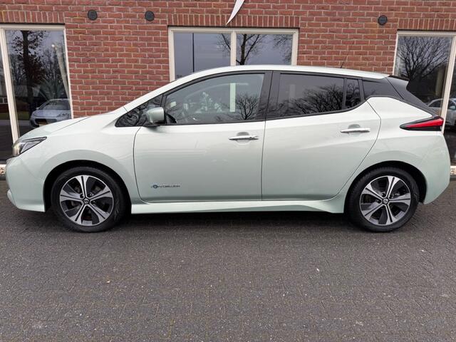 Nissan LEAF N-Connecta 40 kWh 360 CAMERA / STOEL&STUUR VERW. / KEYLESS / NAV
