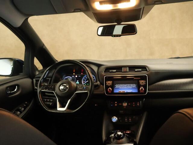 Nissan LEAF Tekna 40 kWh SOH 83.8%!! - ORIGINEEL NEDERLANDSE AUTO - AUTOMATISCHE AIRCO - DODEHOEKDETECTIE - VOORSTOELEN VERWARMD - STUURVERWARMING - ACHTERUITRIJCAMERA - ADAPTIEVE CRUISE CONTROL - KEYLESS ENTRY/START - BLUETOOTH TELEFOONVOORBEREIDING - NAVIGATIE