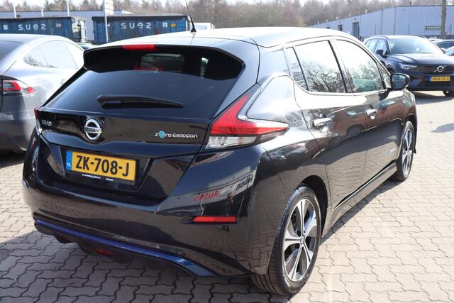 Nissan LEAF N-Connecta 40 kWh 85% SOH, 360 Camera, Navigatie, Stoelverwarming, Lederen interieur, Climate control
