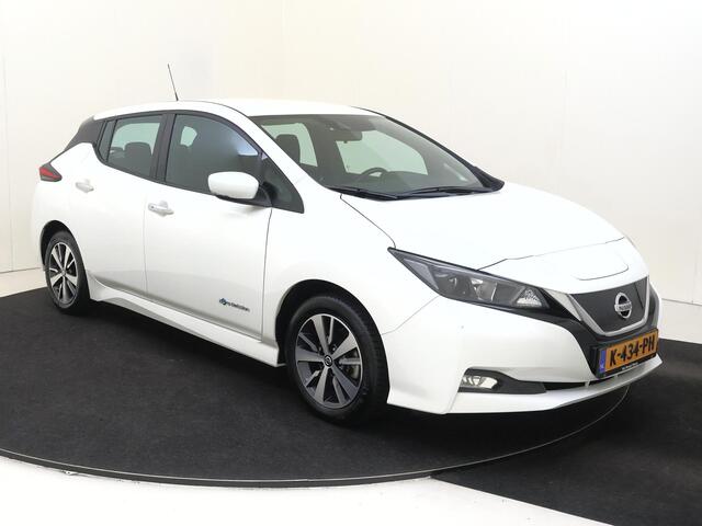 Nissan LEAF Acenta 40 kWh | Climate Control / ECC | Licht metalen velgen 16 inch | Cruise control | Navigatie | Park Distance Control achter | Achteruitrijcamera |