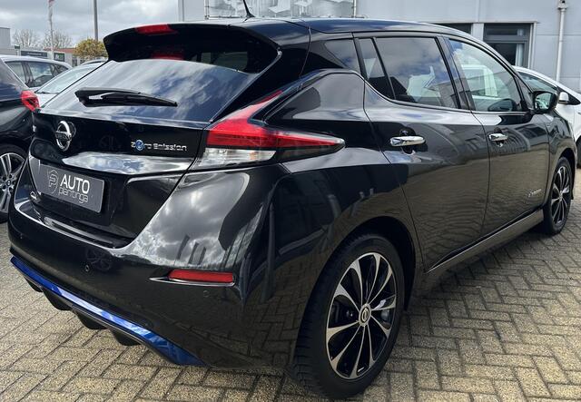 Nissan LEAF 40 kWh LUXE | SOH 91,6% | Achteruitijcamera | Navigatie | Climate Control | Lichtmetalen Velgen | 2 Sleutels |