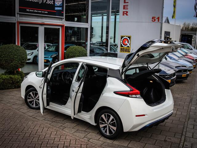 Nissan LEAF Acenta 40 kWh .