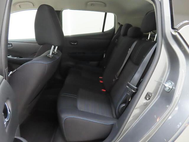 Nissan LEAF N-CONNECTA 40 KWH (90% SOH) I AUTOMAAT I NAVIGATIE I STOELVERWARMING I UNIEKE KM-STAND