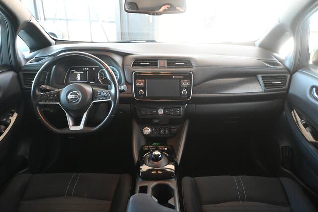 Nissan LEAF N-Connecta 40 kWh Automaat Navigatie Stoelverwarming Goed Onderhouden! Inruil Mogelijk!