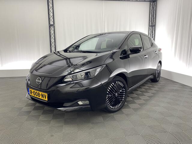 Nissan LEAF N-Connecta 40 kWh Automaat | CarPlay | Navi | Dodehoek Det. | 360'' Camera | ACC | PDC | Verwarmde Stoelen |
