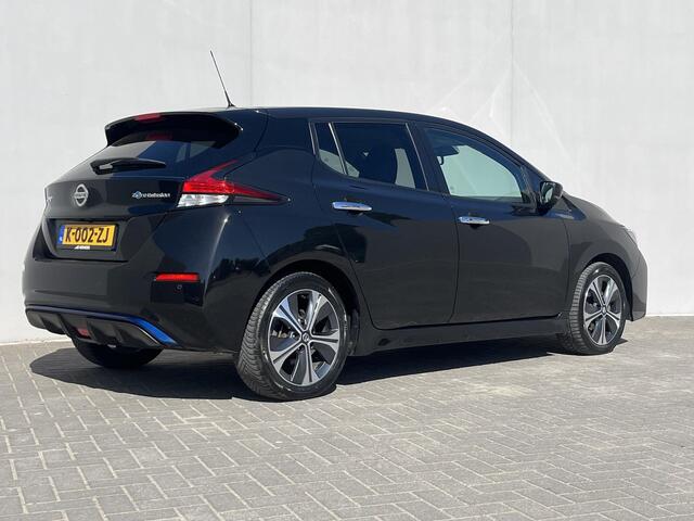 Nissan LEAF N-Connecta 40 kWh /88,7% SOH / Adaptief Cruise Control / Airco / Voor & Achter Stoelverwarming / Stuurverwarming / Keyless Entry /Dode Hoek Detectie / Navigatie / Bluetooth /