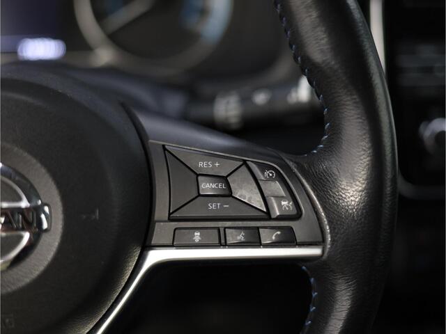 Nissan LEAF | Acenta 40 kWh | Adaptive cruise control | Camera | Climate control