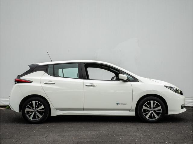 Nissan LEAF Acenta 40 kWh SOH 83% Navigatie/ Carplay/ Camera/ Adapt. cruise/ Lmv/ Blindspot