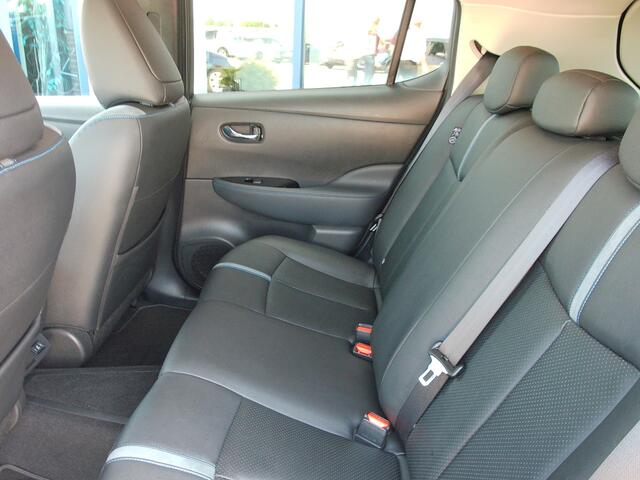 Nissan LEAF e+ Tekna 62 kWh, SOH 90.8% / Trekhaak / BOSE / Leder / Camera 360 / Stoel + stuurverwarming / 17' LMV