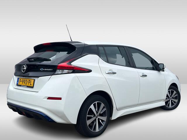 Nissan LEAF Acenta 40 kWh / Camera / CarPlay / 16'' / Keyless / Dodehoek / DAB / ACC
