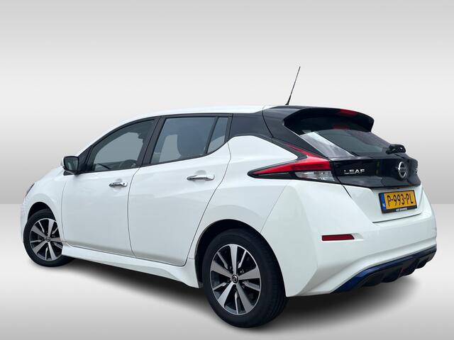 Nissan LEAF Acenta 40 kWh / Camera / CarPlay / 16'' / Keyless / Dodehoek / DAB / ACC