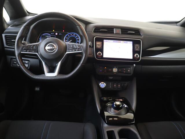 Nissan LEAF N-Connecta 40 kWh | Stoelverwarming | Adapt. Cruise | Camera | Navigatie | Warmtepomp!