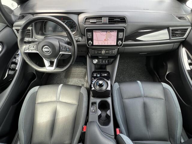 Nissan LEAF e+ Business Executive 62 kWh / Accu SoH 95,71 % / Leder / Stuur-, stoel- en achterbankverwarming / Climate control / Navigatie / Trekhaak fietsendrager afn. / 17"LM wielen /