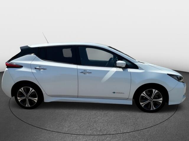 Nissan LEAF N-Connecta 40 kWh | Adaptive cruise | 360cam | metallic