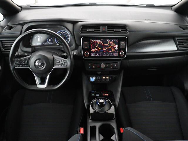Nissan LEAF N-Connecta 40 kWh | SOH 94.3% | Stuur/stoel verwarming | Adaptive cruise | 360 camera | Dodehoek detectie | Full LED | Navigatie | Carplay |