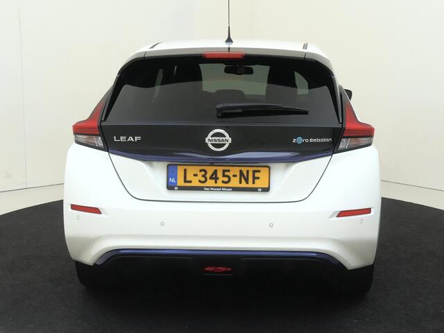 Nissan LEAF e+ Tekna 62 kWh | Apple Carplay/Android | cruise control adaptief met Stop&Go | lederen/microvezel bekleding | lichtmetalen velgen 17" | navigatiesysteem full map | warmtepomp |