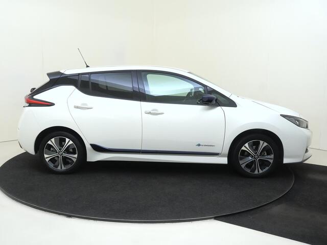 Nissan LEAF e+ Tekna 62 kWh | Apple Carplay/Android | cruise control adaptief met Stop&Go | lederen/microvezel bekleding | lichtmetalen velgen 17" | navigatiesysteem full map | warmtepomp |