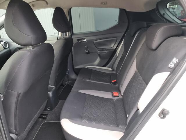 Nissan MICRA 0.9 IG-T N-Connecta | Navigatie | Stoelverwarming | Achteruitrijcamera |