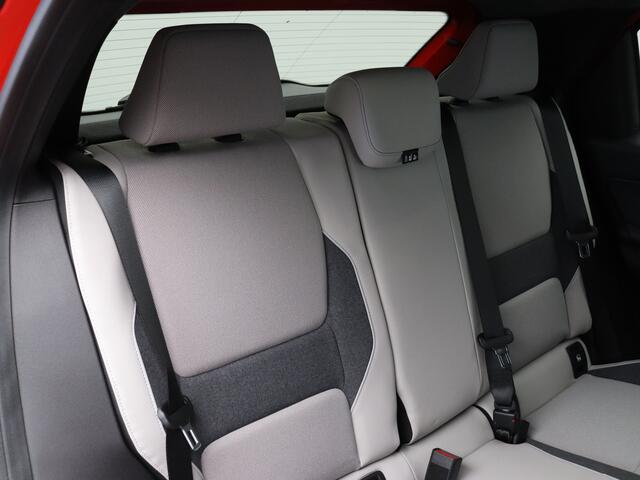 Nissan MICRA Evolve + 18'' "Sport" lichtmetalen velgen + Interieur "Chill" 52 kWh | Achteruitrijcamera | Draadloze smartphonelader