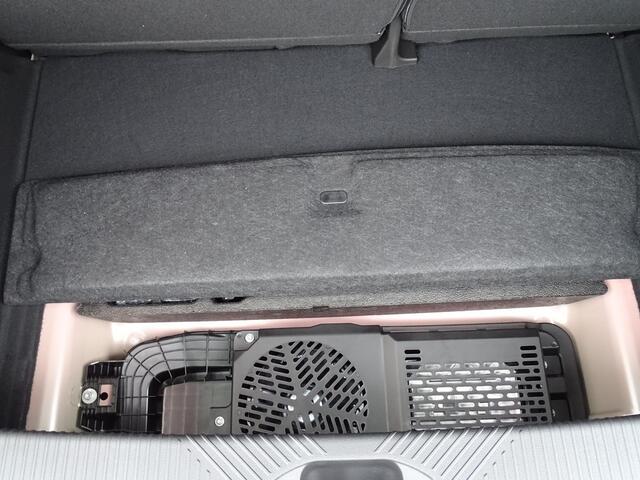 Nissan MICRA EVOLVE 52 kWh 18 INCH VELGEN / INTERIEUR CHILL / TWO-TONE METALLIC LAK