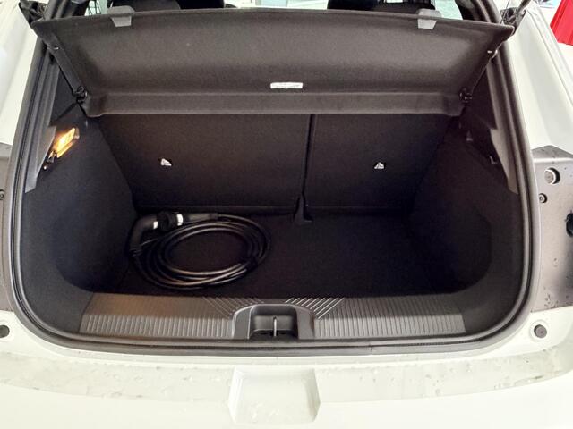 Nissan MICRA ADVANCE - Launch Edition 52 kWh | Navigatiesysteem | Apple CarPlay & Android Auto | Achteruitrijcamera | Parkeersensoren voor- en achter | Climate Control | Fabrieksgarantie