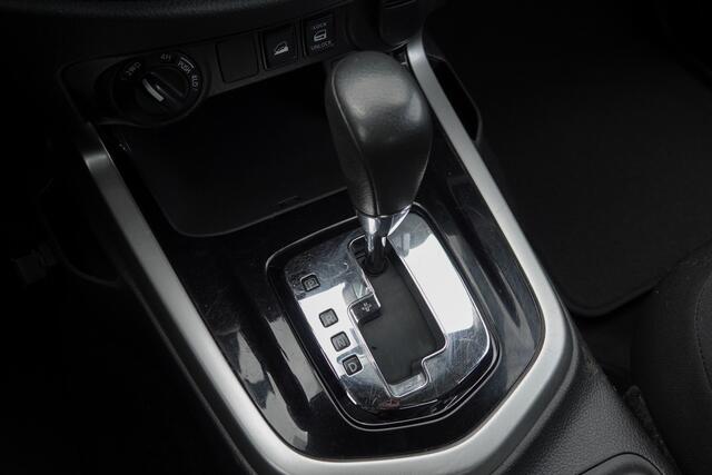 Nissan NAVARA 2.3dCi 190Pk Aut. | Double Cab | 5-Persoons | N-Connecta | 4WD | Achteruitrijcamera | Treeplanken | 18''