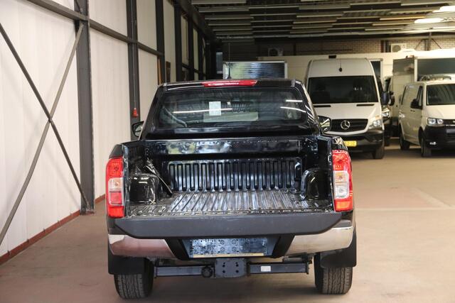 Nissan NAVARA 2.3 dCi PICK UP 4X4 3500KG trekvermogen Nissan NAVARA 2.3 dCi PICK UP 4X4