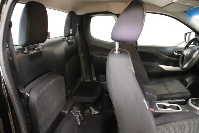 Nissan NAVARA 2.3 dCi PICK UP 4X4 3500KG trekvermogen Nissan NAVARA 2.3 dCi PICK UP 4X4