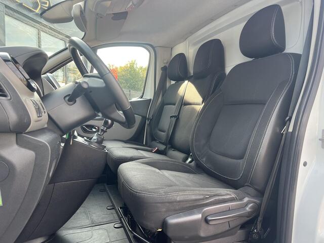 Nissan NV300 1.6 dCi 120 L2H1 Optima 3 Zitplaatsen,Navi,Airco,Cruise,PDC,Imperiaal,Trekhaak,Elek Ramen,N.A.P,APK Tot 06-2025