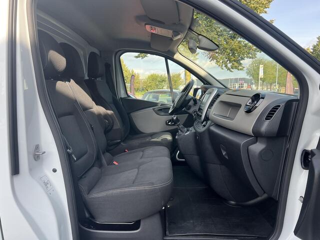 Nissan NV300 1.6 dCi 120 L2H1 Optima 3 Zitplaatsen,Navi,Airco,Cruise,PDC,Imperiaal,Trekhaak,Elek Ramen,N.A.P,APK Tot 06-2025