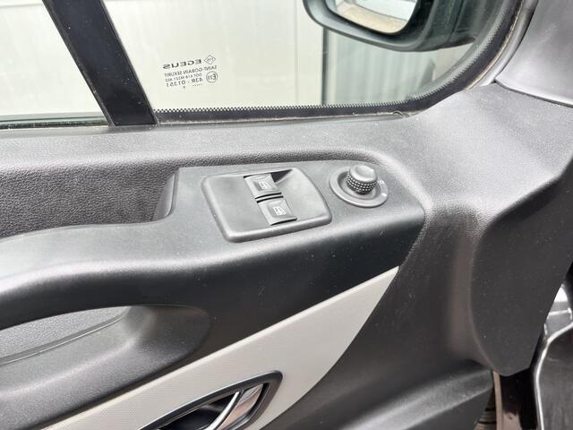 Nissan NV300 1.6 dCi 120 L2H1 Dubbele schuifdeur Airco Cruise control Trekhaak 2000kg Bluetooth telefoon voorbereiding Navigatie Achteruitrijcamera Parkeersensoren achter Kastinrichting Euro 6