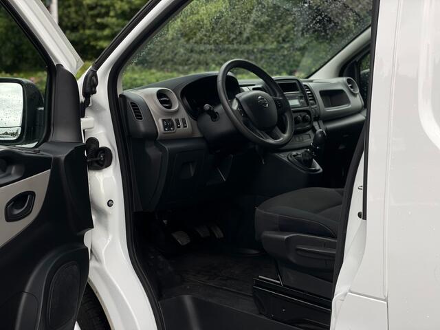 Nissan NV300 L2H1AIRCO PDC TREKHAAK 97.000KM