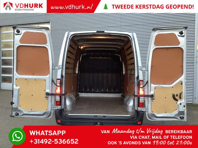 Nissan NV400 35 2.3 dCi 136 pk L2H2 2x Schuifdeur/ Climate/ CarPlay/ Navi/ Cruise/ Camera/ PDC/ Trekhaak