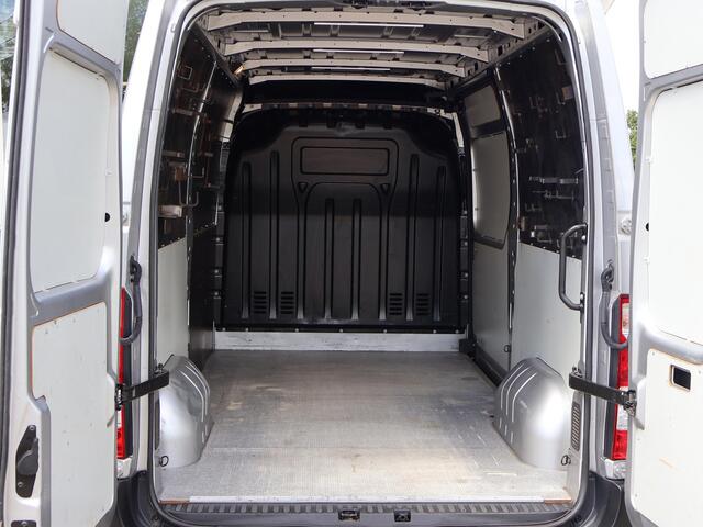 Nissan NV400 2.3 DCI 135 PK L2H2 + NAVIGATIE | CAMERA | CARPLAY | TREKHAAK | SIDEBARS