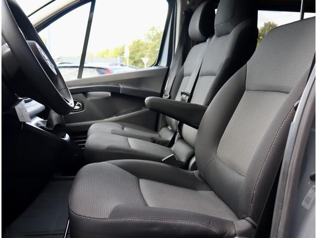 Nissan PRIMASTAR 2.0 dCi AUTOMAAT DUBBELE CABINE MARGE/BTW VRIJ