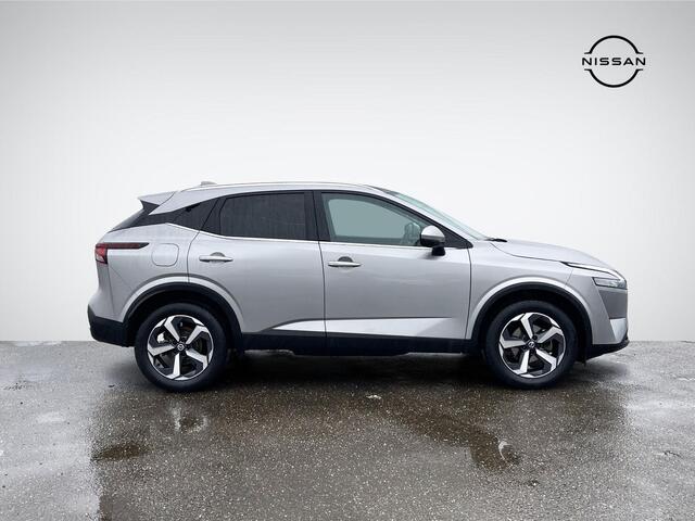 Nissan QASHQAI 1.3 MHEV Premiere Edition