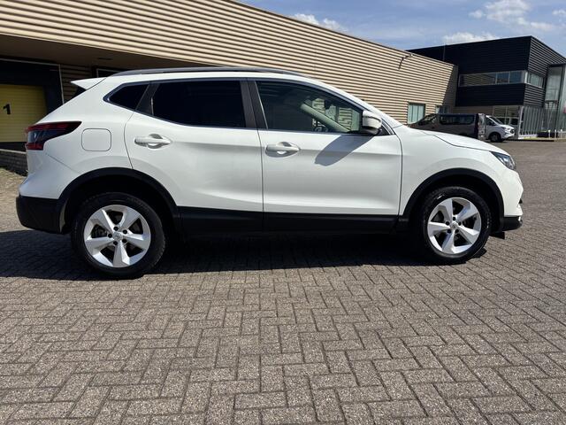 Nissan QASHQAI 1.2 N-Connecta [ Panodak,fm navi,ecc,lmv,pdc ]