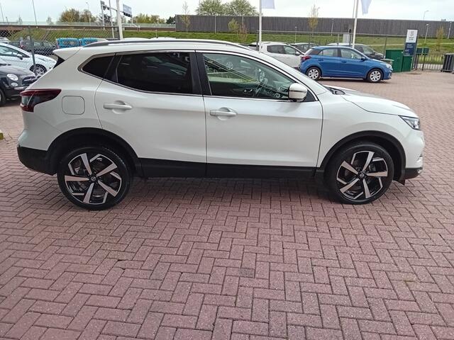 Nissan QASHQAI 1.3 DIG-T Premium Edition Automaat, Airco(automatisch), Carplay, Navigatie, Bluetooth, 360 camera, Parkeersensoren Cruise control, Rijbaandetector, Stoelverwarming, Panorama dak, Keyless, Lederen interieur, Zeer mooie auto, BOVAG