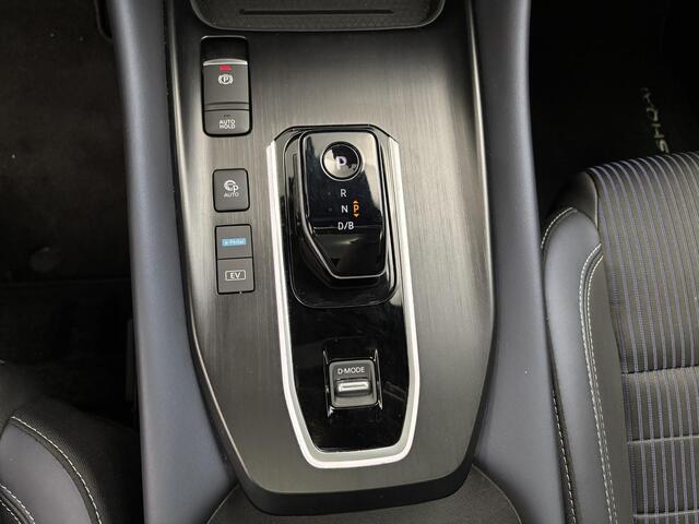Nissan QASHQAI 1.5 e-Power Tekna / Dakrails / Panorama dak / Rondomzichtcamera / Navigatiesysteem full map / Parkeersensoren voor + achter / Lichtmetalen velgen 19" / Draadloze telefoonlader / Apple Car Play & Android Auto / Automatische airco
