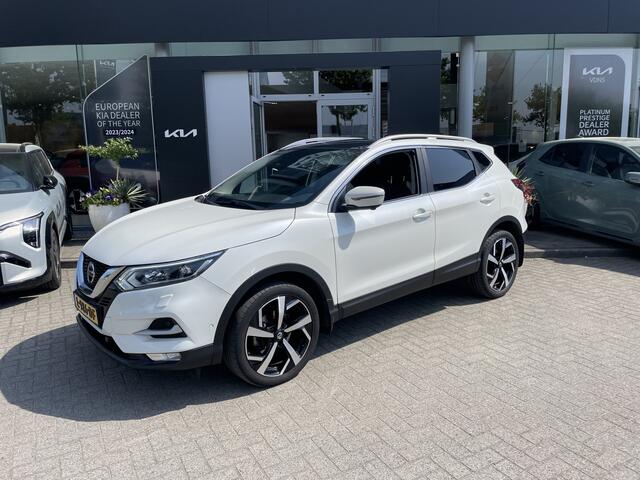 Nissan QASHQAI 1.3 DIG-T Tekna // PanoDak // Leder // Trekhaak info Roel 0492-588951