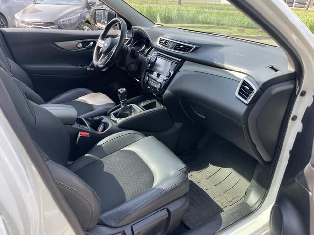 Nissan QASHQAI 1.3 DIG-T Tekna // PanoDak // Leder // Trekhaak info Roel 0492-588951