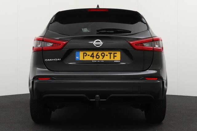 Nissan QASHQAI 1.2 N-Connecta Afn. Trekhaak Navi Camera Stoelverw. LED