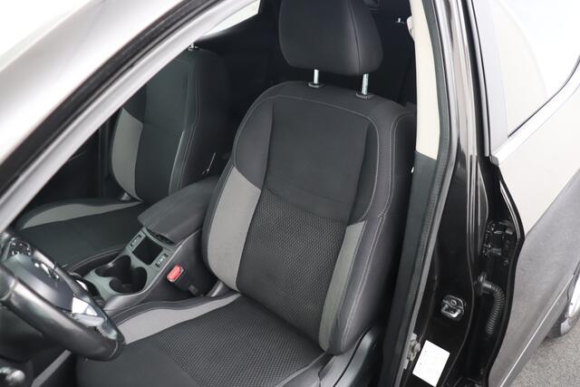 Nissan QASHQAI 1.2 N-Connecta Afn. Trekhaak Navi Camera Stoelverw. LED
