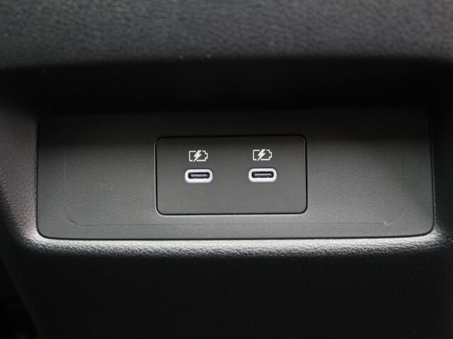 Nissan QASHQAI N-Connecta + Panoramisch glazen dak + Cold Pack Mild-Hybrid 140 | 12.3" TFT digitale cockpit | Audiosysteem met DAB, Apple Carplay & Android Auto, USB-aansluiting, stuurwielbediening en 6 luidsprekers | Blind Spot Warning & Intervention (BSW + BSI)